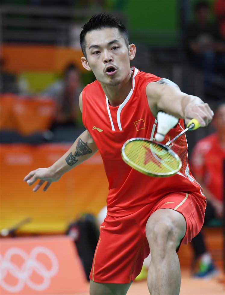 球稍稍滚出 球稍稍滚出